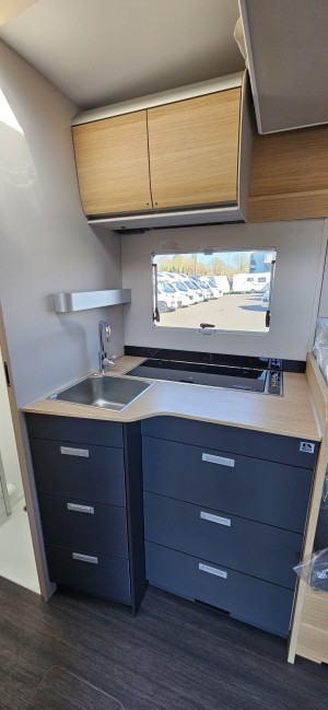 Les photos Adria Matrix 650 DC 60 Years Edition