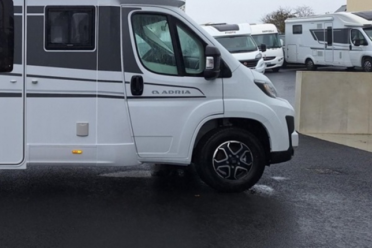 Présentation Adria Compact DL&nbsp; 60Y